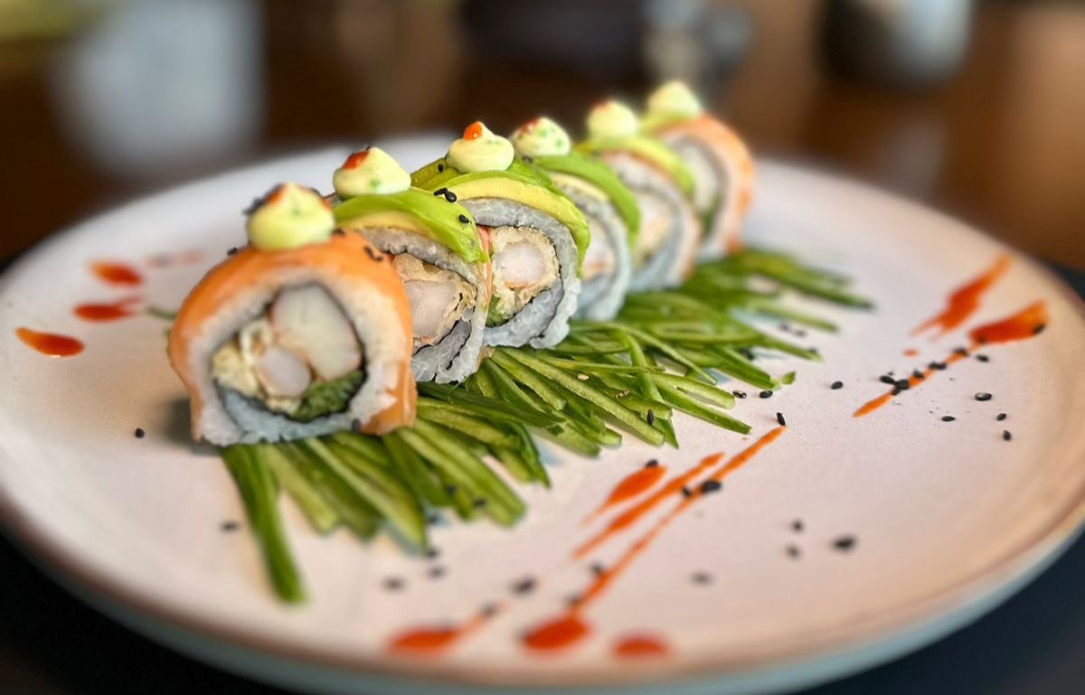 Salmon Avocado Maki